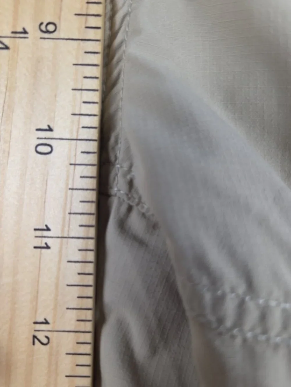 Columbia Sportswear Cargo Shorts – Men’s 32W – Khaki